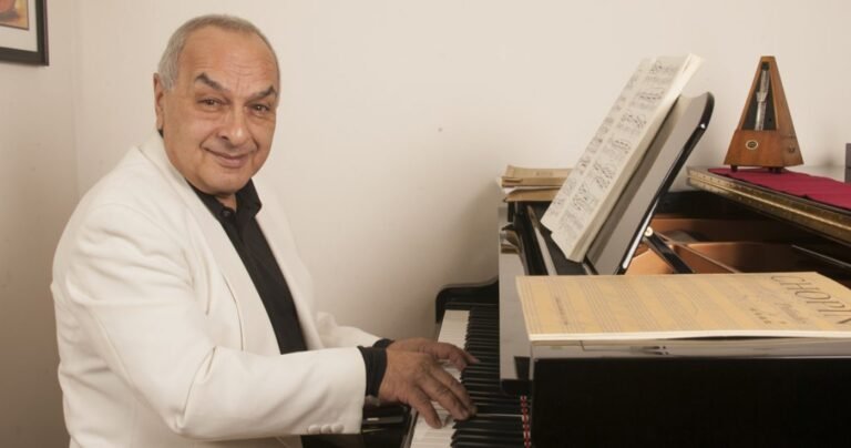 Умер знаменитый пианист и народный артист России Левон Оганезов