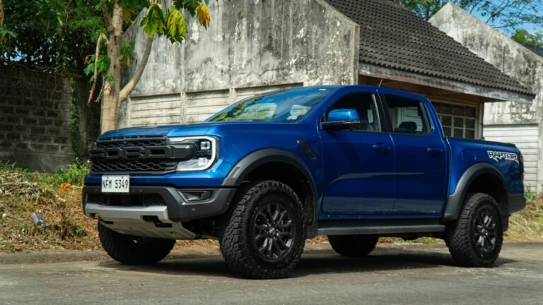 В Москве появился Ford Ranger Raptor T6.2: пикап для бездорожья и скорости