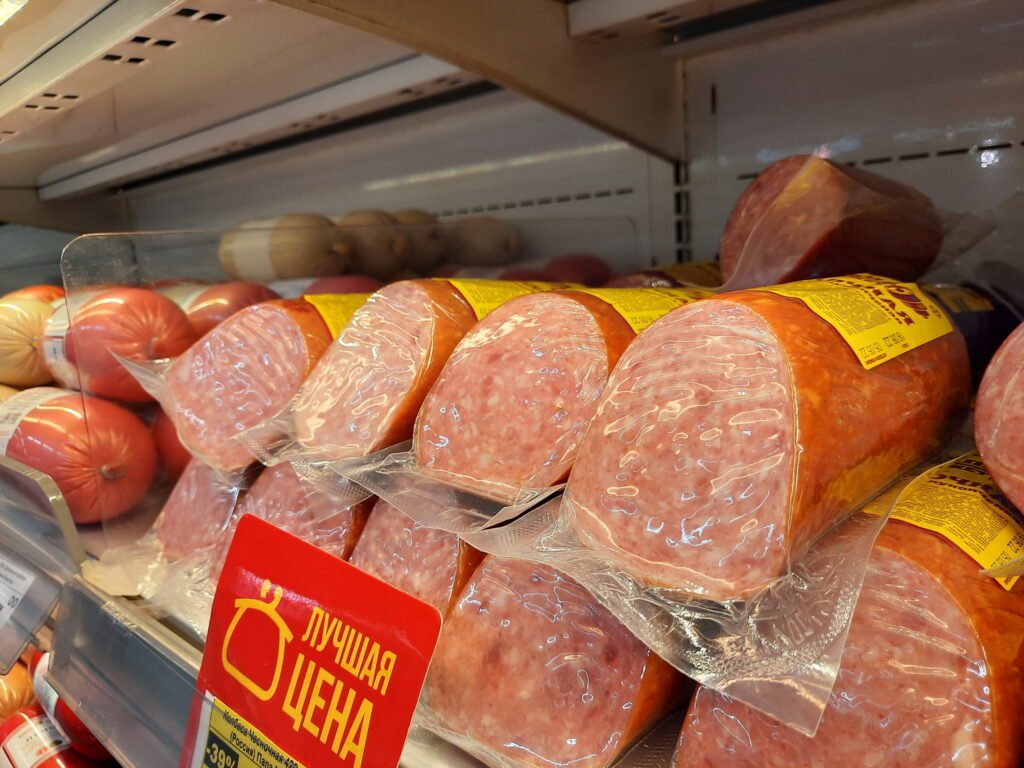 В России могут запустить бесплатную раздачу продуктов с истекающим сроком годности