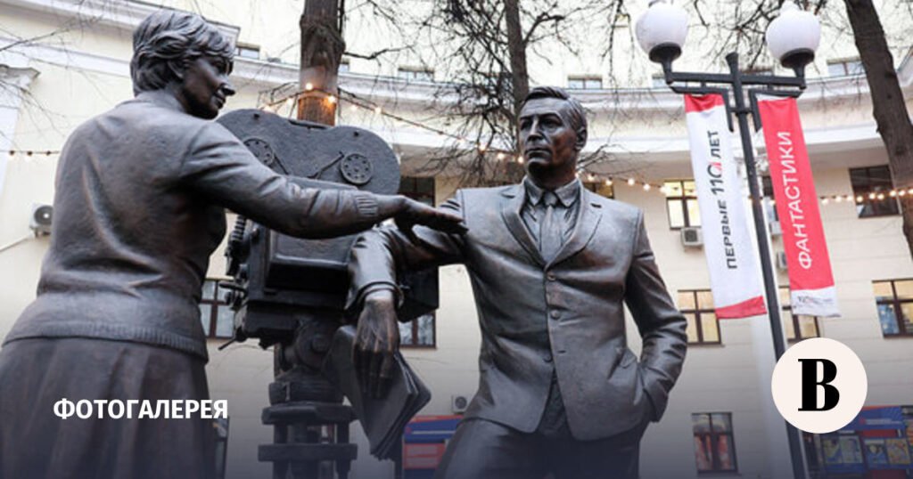 В России открыли памятник создателям «Семнадцати мгновений весны»