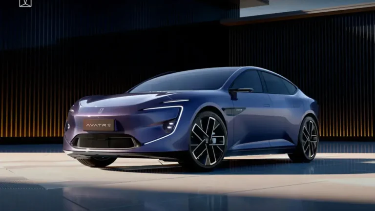 В России появился электрокар Avatr 12 с пожизненной гарантией