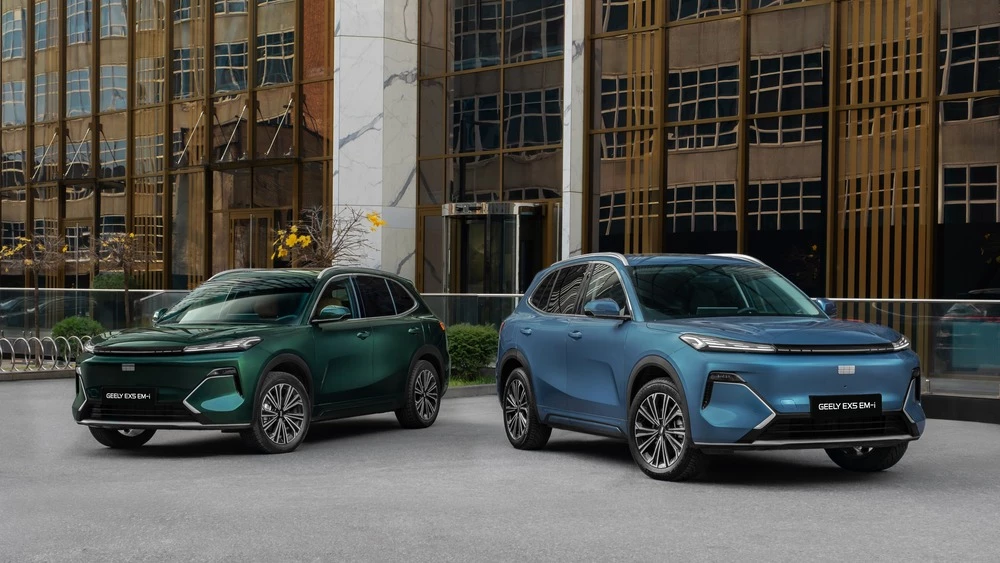 В России стартовали продажи гибридного кроссовера Geely EX5 EM-i