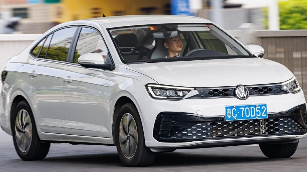 В Россию привезли бюджетный Volkswagen Lavida XR