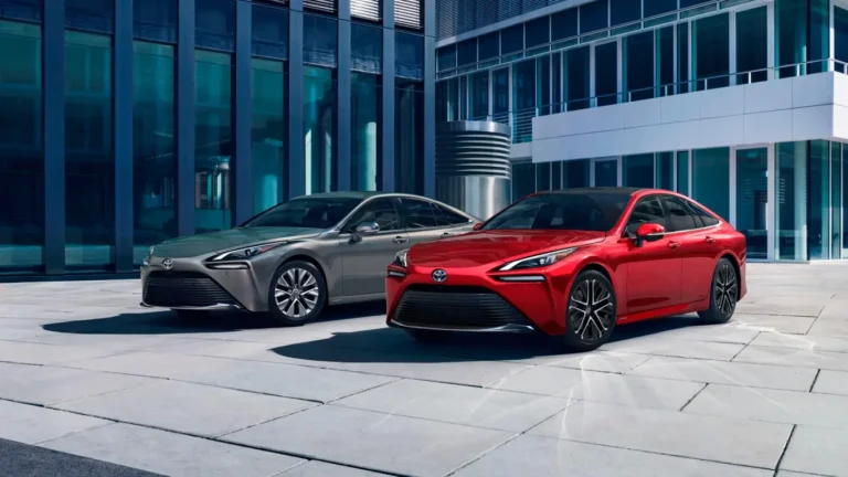 Владельцы Toyota Mirai судятся с производителем из-за проблем с заправкой водородом