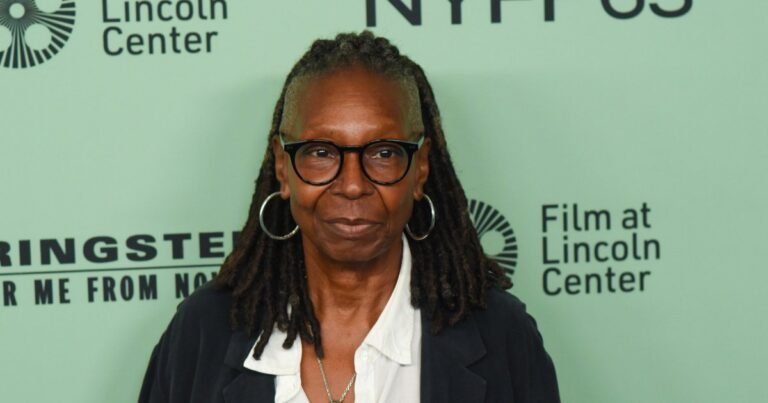 Вупи Голдберг во второй раз стала прабабушкой