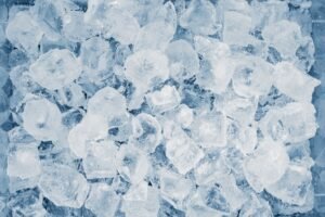 Загадка Фарадея с кусочками льда раскрыта: ученые подтвердили квазижидкий слой