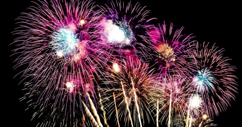 Запуск фейерверков в доме: штрафы и уголовная ответственность