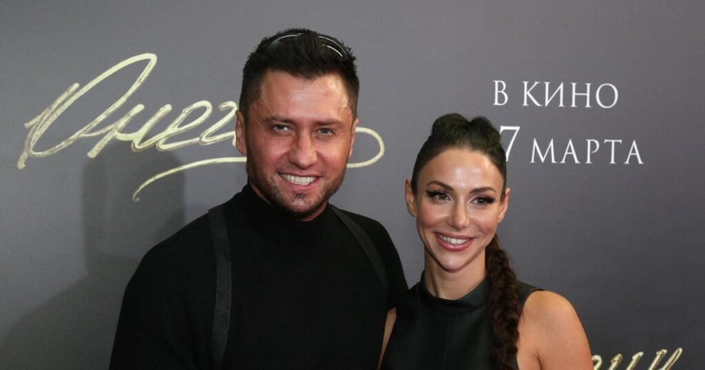 Зепюр Брутян и Павел Прилучный украсили дом к Новому году