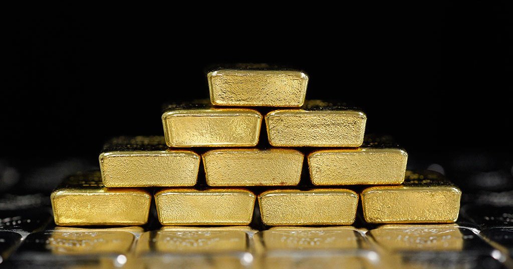 Золото демонстрирует слабую отрицательную динамику в понедельник