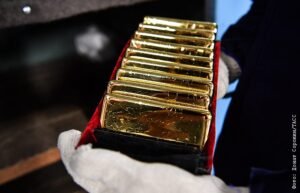 Золото обновило рекорд: цена выше $4380 за унцию