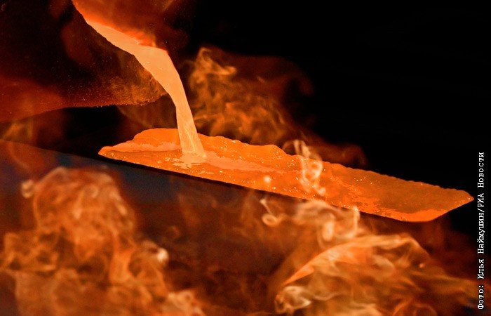 Золото впервые превысило $4,5 тыс. за унцию на фоне геополитической напряженности