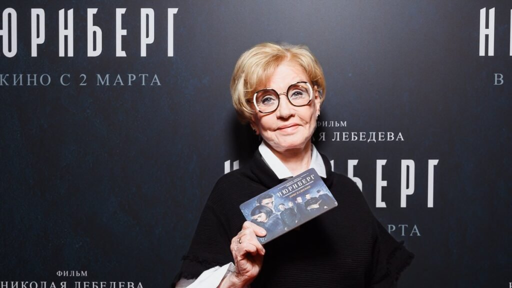 Звезде фильма 'Москва слезам не верит' стало плохо на прощании с Анатолием Лобоцким