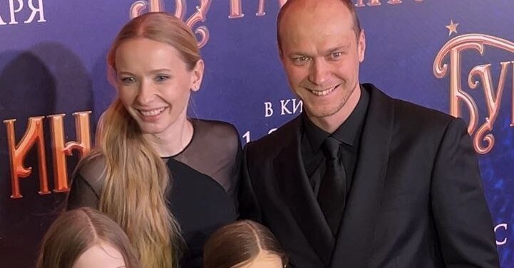 Звездная семья Юры Борисова на премьере «Буратино»