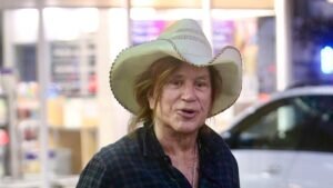 73-летний Микки Рурк удивил фанатов новой внешностью