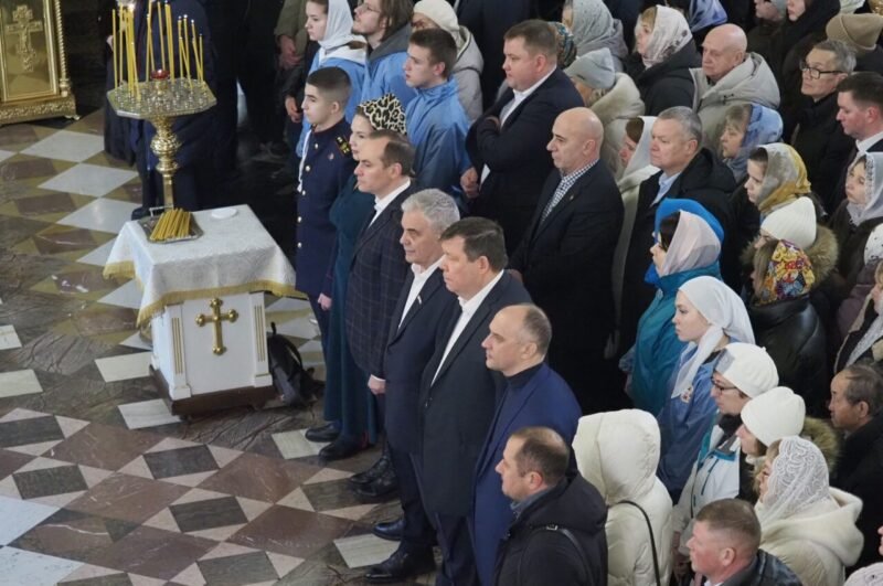 Артём Здунов отмечает Рождество в Кафедральном соборе Феодора Ушакова