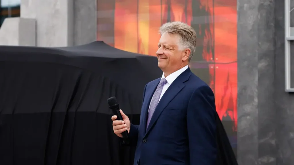 АвтоВАЗ обещает рывок в 2026 году: новые моторы и Lada Azimut