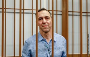 Баскетболист Даниил Касаткин вернулся в Россию после обмена на француза Лорана Винатье