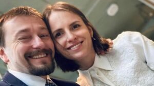 Безруков поблагодарил жену за поддержку после получения «Золотого орла»