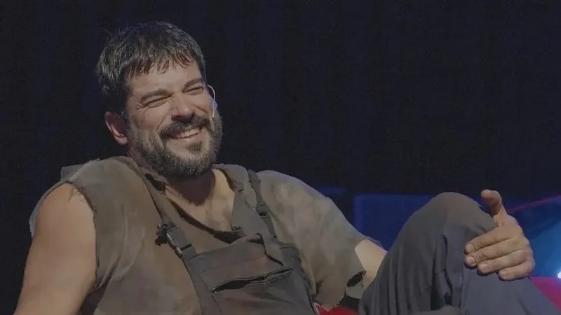 Бурак Озчивит представит в России моноспектакль «Самая красивая девушка Стамбула»