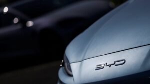 BYD стал лидером авторынка КНР, несмотря на снижение продаж