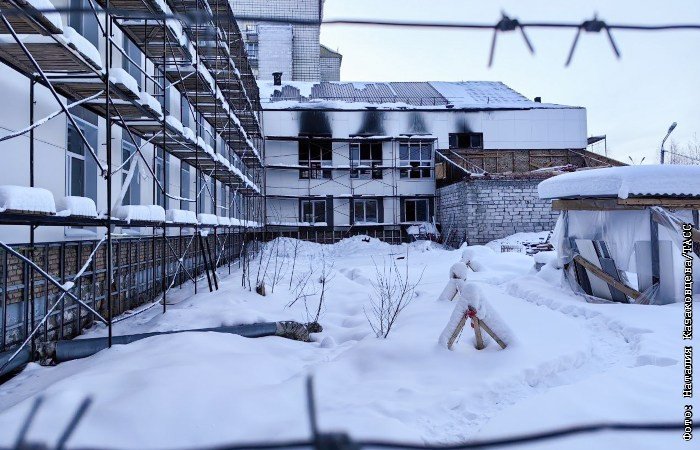 Число жертв пожара в центре МВД по Коми возросло до двух