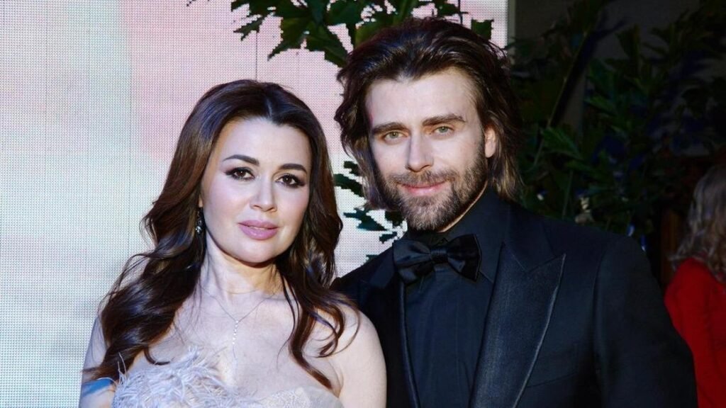 Дочь Заворотнюк и Чернышева покорила фанатов на автограф-сессии