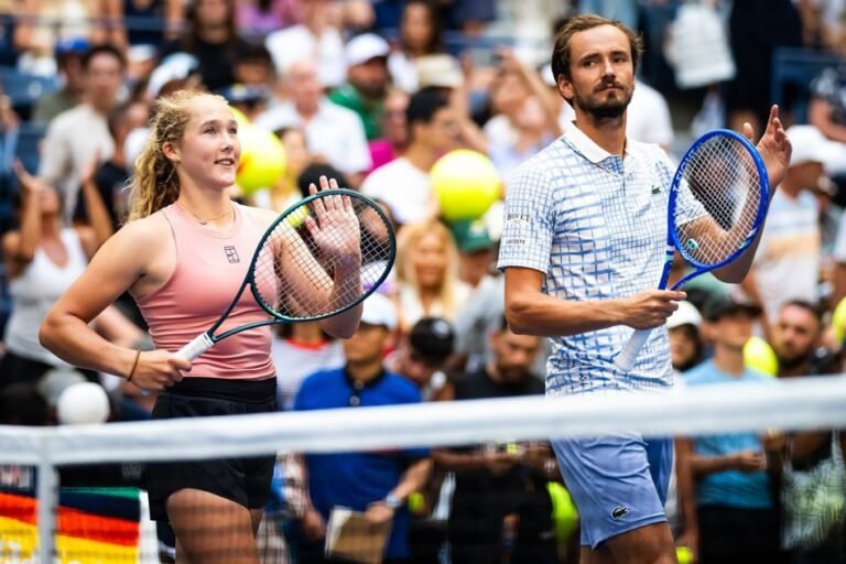 Двое из России продолжают борьбу на Australian Open