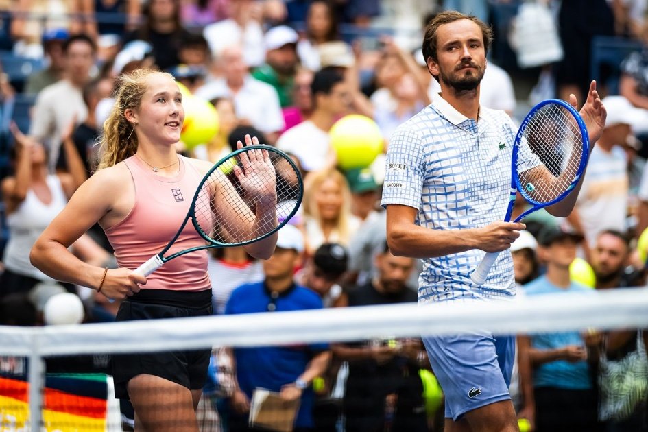 Двое из России продолжают борьбу на Australian Open