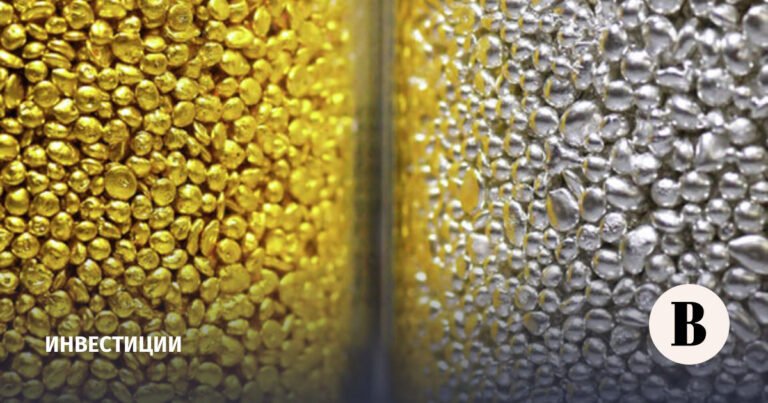 Эксперты объяснили причины резкого падения цен на золото и серебро