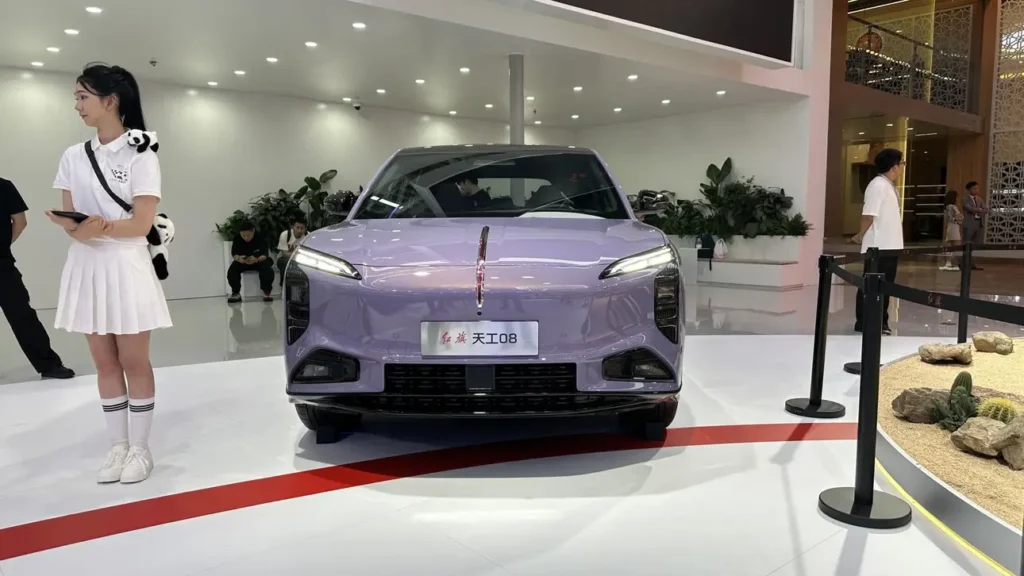 Hongqi идёт на рекорд: премиум по-восточному