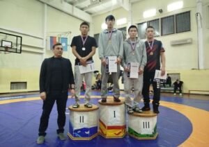 Якутские борцы доминируют на первенстве ДФО: 8 золотых медалей