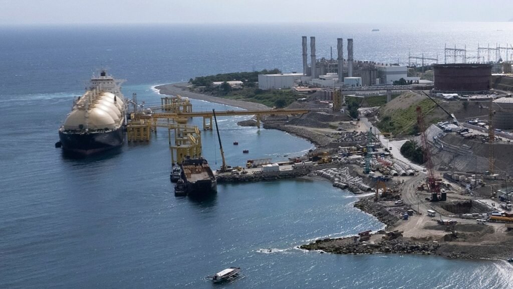 Япония продолжит закупать СПГ из России для обеспечения энергобезопасности