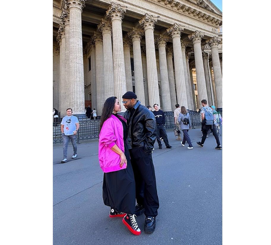 История любви Джони и Кристины: от соцсетей до перелетов через всю страну