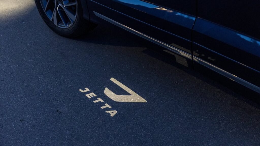 Jetta анонсирует линейку электрокаров и гибридов к 2028 году