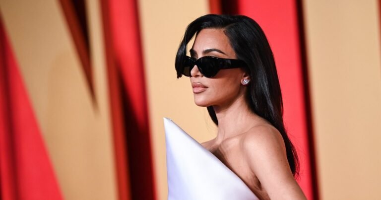 Ким Кардашьян раскрыла секрет идеальной фигуры в нижнем белье