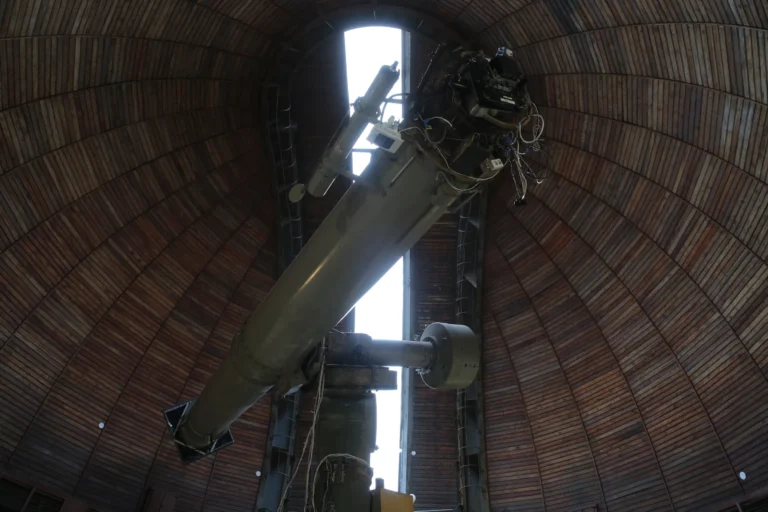 Комета 3I/ATLAS - одно из самых темных тел в космосе