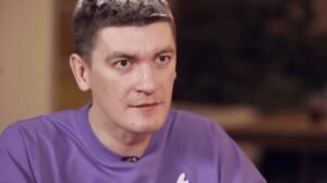 Комик Александр Гудков оштрафован за пародию на песню SHAMAN'а