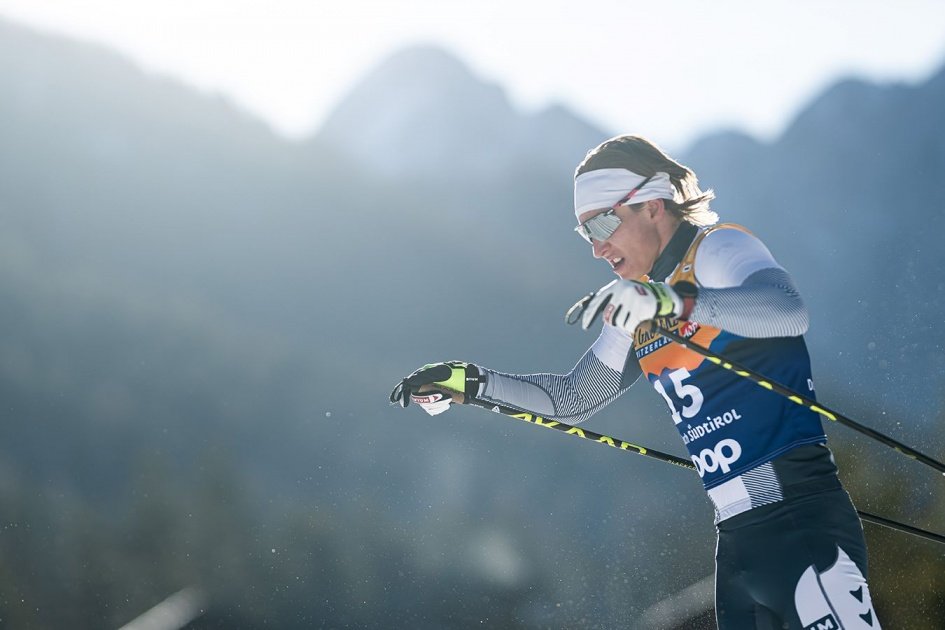 Коростелёв настиг Клебо в темпе: Россиянин в топ-10 «Тур де Ски»