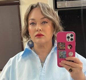 Лариса Гузеева в Карелии: зимняя рыбалка и егерская сторожка