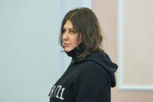 Лурье осмотрит квартиру Долиной без ее участия