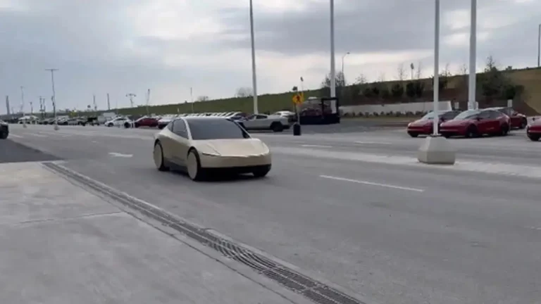 Маск обещает миллионы Cybercab: реальность или преувеличение?