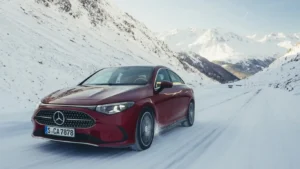 Mercedes CLA получил неожиданную версию: ДВС и электромотор