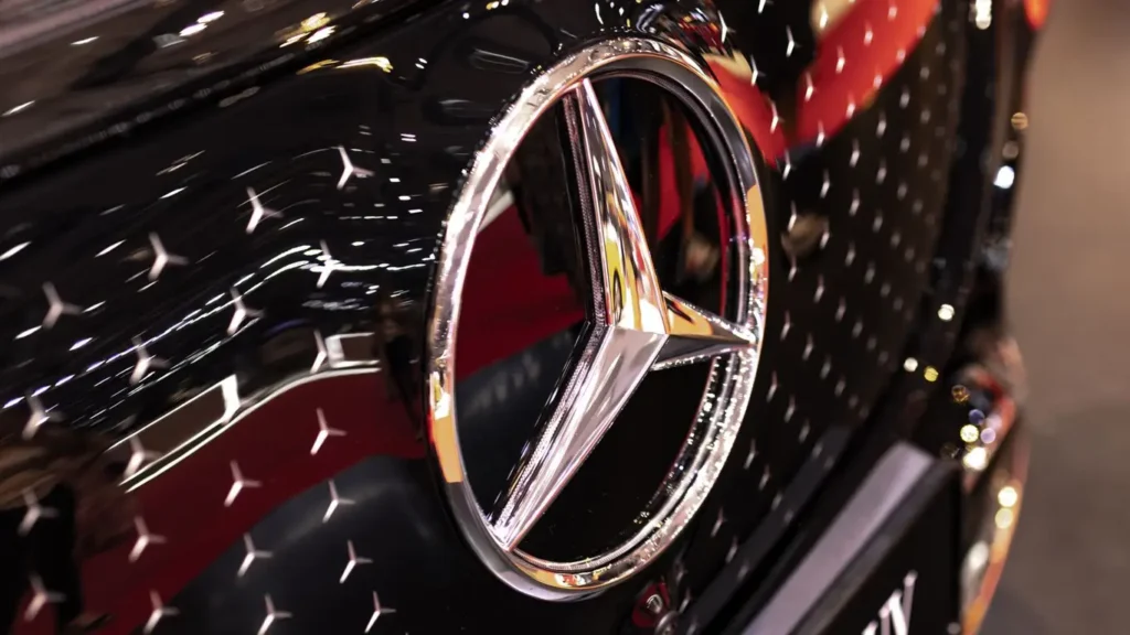 Mercedes отзывает EQB из-за риска возгорания батарей