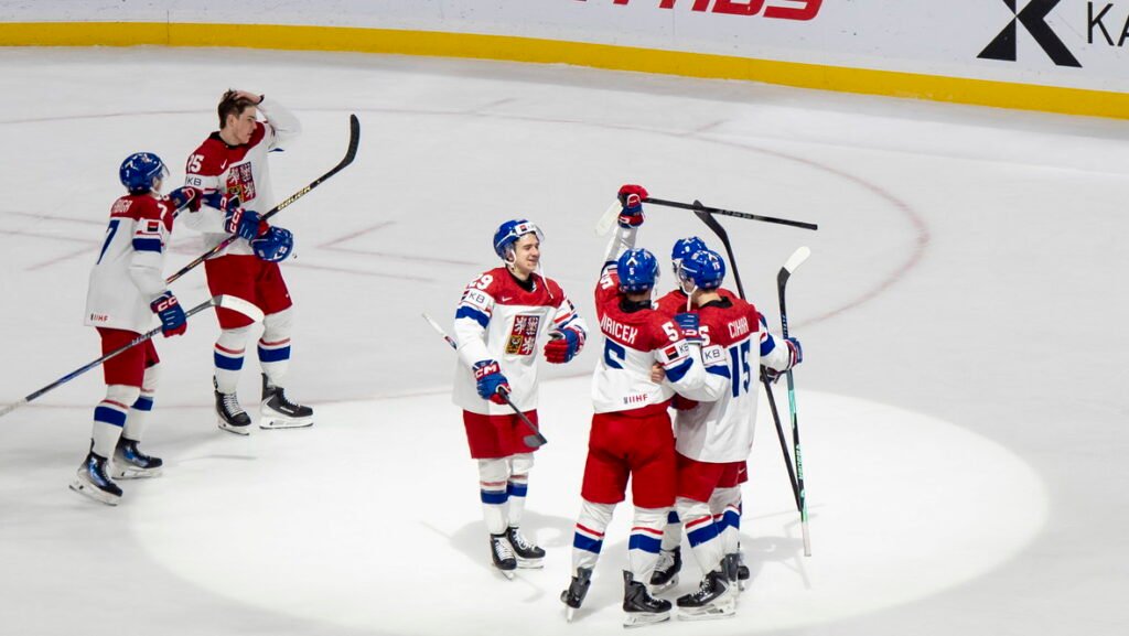 Молодежный чемпионат мира: Чехия обыграла Канаду и вышла в финал