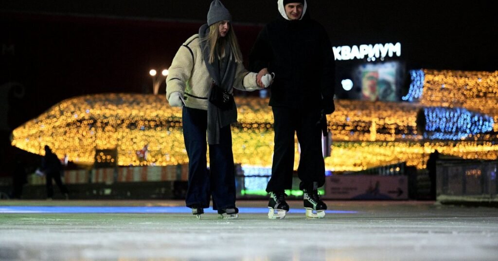 На катке ВДНХ Новый 2026 год отметили 100 тыс. человек