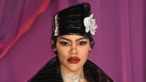 Наряд Тейяны Тейлор на премьере фильма вызвал насмешки в сети