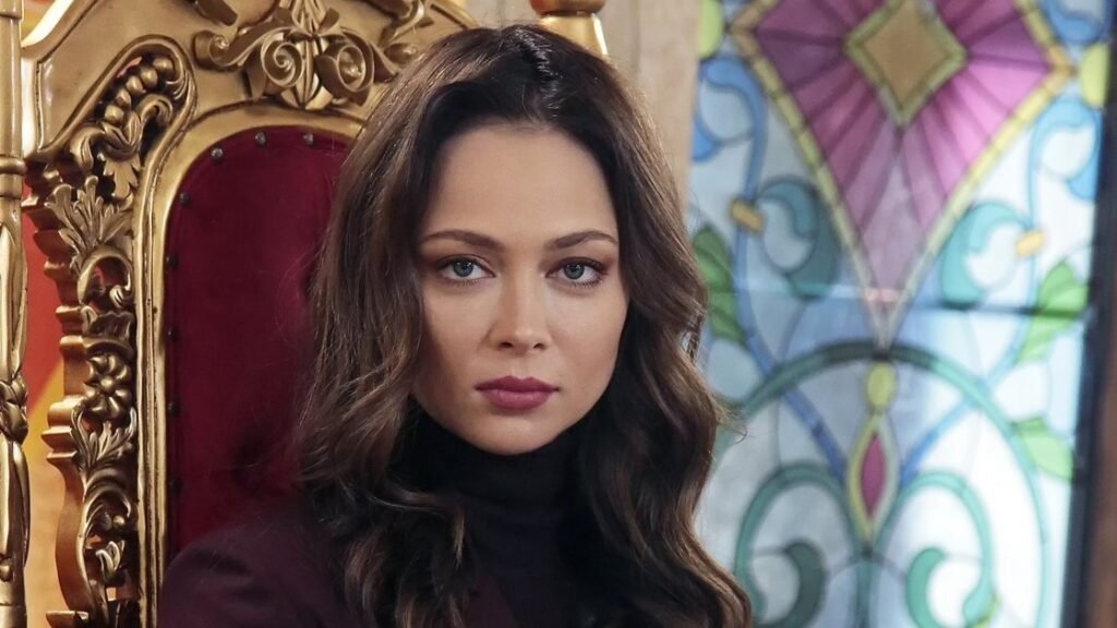 Настасья Самбурская заблокировала телеведущую из-за критики платья