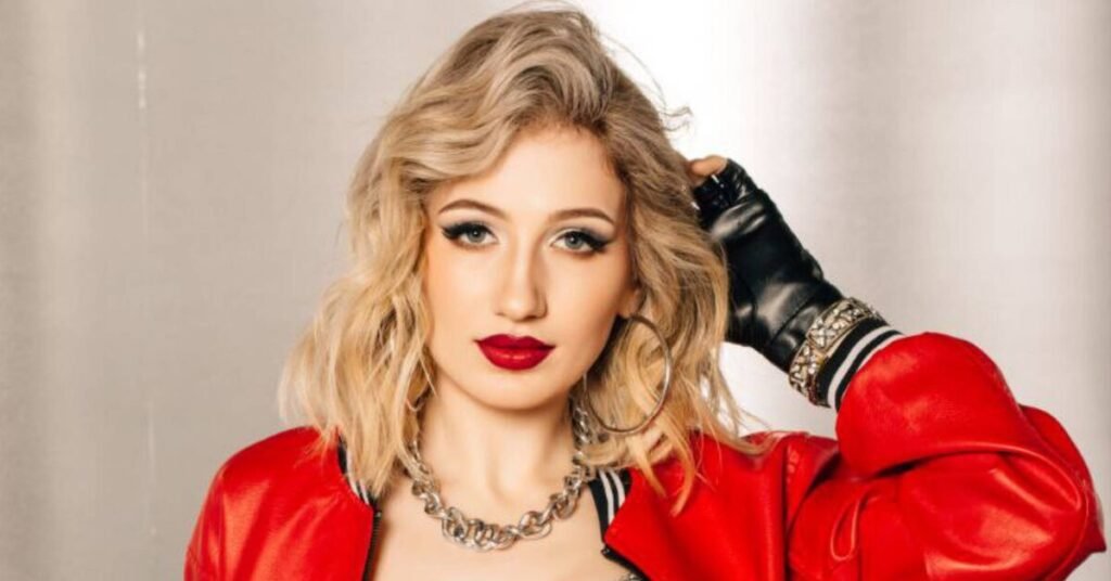 Новая солистка «Вороваек»: 21-летняя Александра Романова