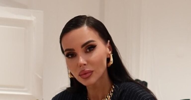 Оксана Самойлова: откровенный купальник в разгар развода