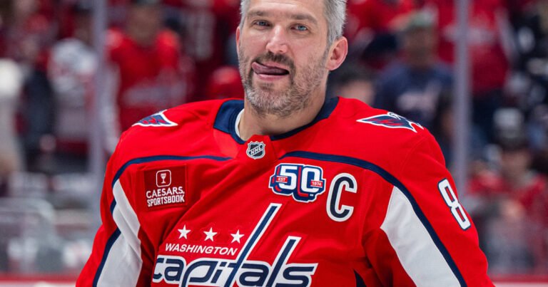 Овечкин забил 'Сиэтлу': сколько шайб осталось до рекорда Гретцки?